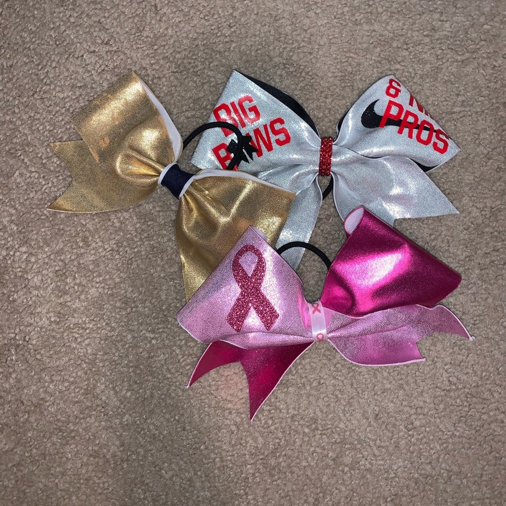 Cheer bows